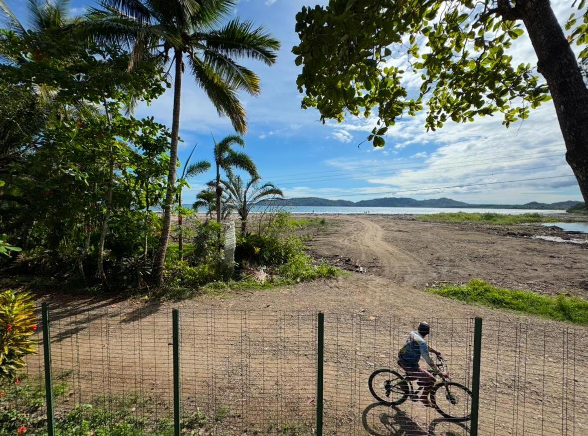 Las Casitas De Playa Pochote. Villa Bagian luar foto